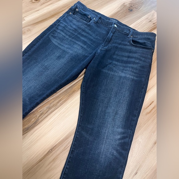 Lucky Brand Jeans Mens 38x32 Blue 410 Athletic Straight Stretch Dark Wash Denim - Picture 2 of 12